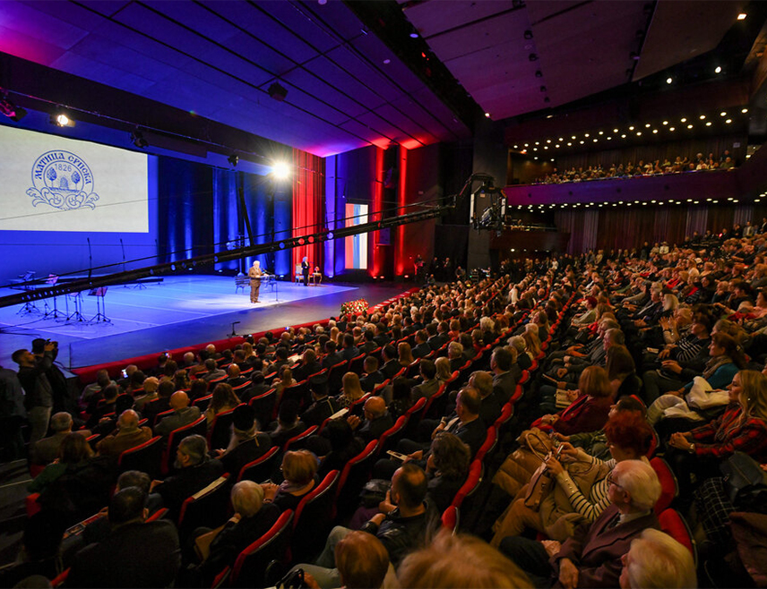 БЕОГРАД/НОВИ САД, 16. ФЕБРУАРА /СРНА/ - Матица српска је дом саборности српског народа, поручено је вечерас на свечаној академији у Новом Саду поводом два вијека постојања најстарије књижевне, научне и институције културе српског народа.