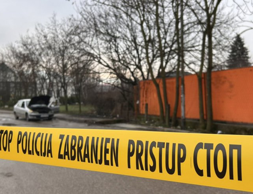 БАЊАЛУКА, 17. ФЕБРУАРА /СРНА/ - Из бањалучког Окружног тужилаштва саопштено је да је Бањалучанин чији су иницијали С.Ј. /48/ погинуо  након експлозије у возилу   у овом граду, те да је наложена обдукција тијела која ће бити обављена у Заводу за судску медицину Републике Српске.