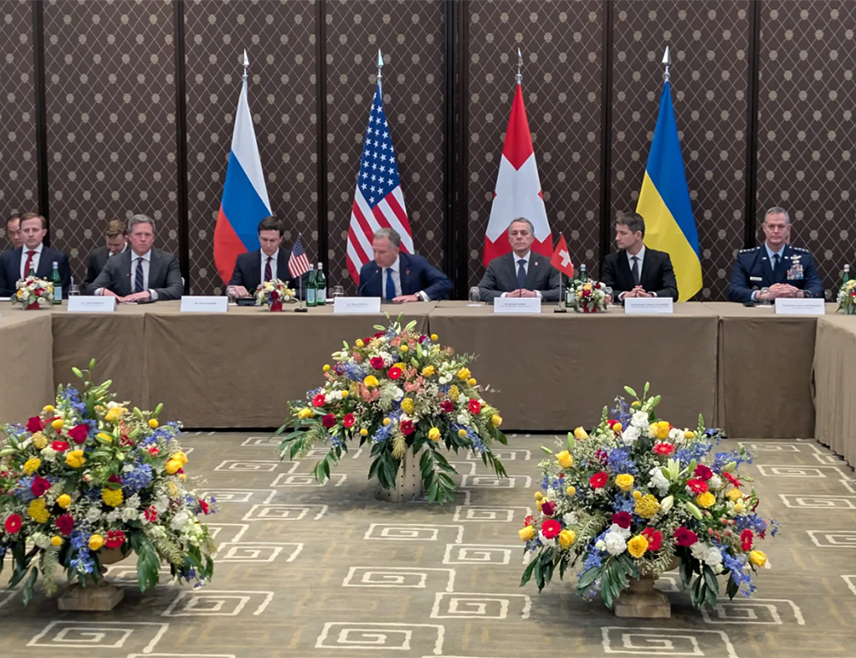 ЖЕНЕВА, 17. ФЕБРУАРА /СРНА/ - Политички дио трилатералних преговора о украјинском рјешењу у Женеви завршен је за данас, али су војни представници и Украјине и Русије и даље на састанку, рекао је неименовани извор Ројтерсу.