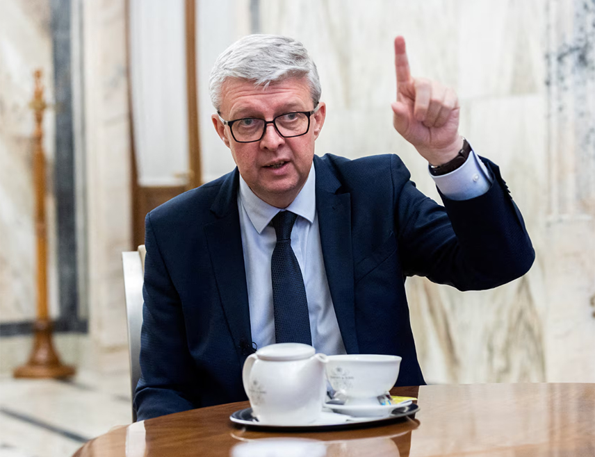 БРАТИСЛАВА, 17. ФЕБРУАРА /СРНА/ - Министар индустрије и трговине Чешке Карел Хавличек понудио је Словачкој алтернативне испоруке нафте преко чешког дијела нафтовода "Дружба" током своје посјете овој земљи, јавила је новинска агенција ЧТК.