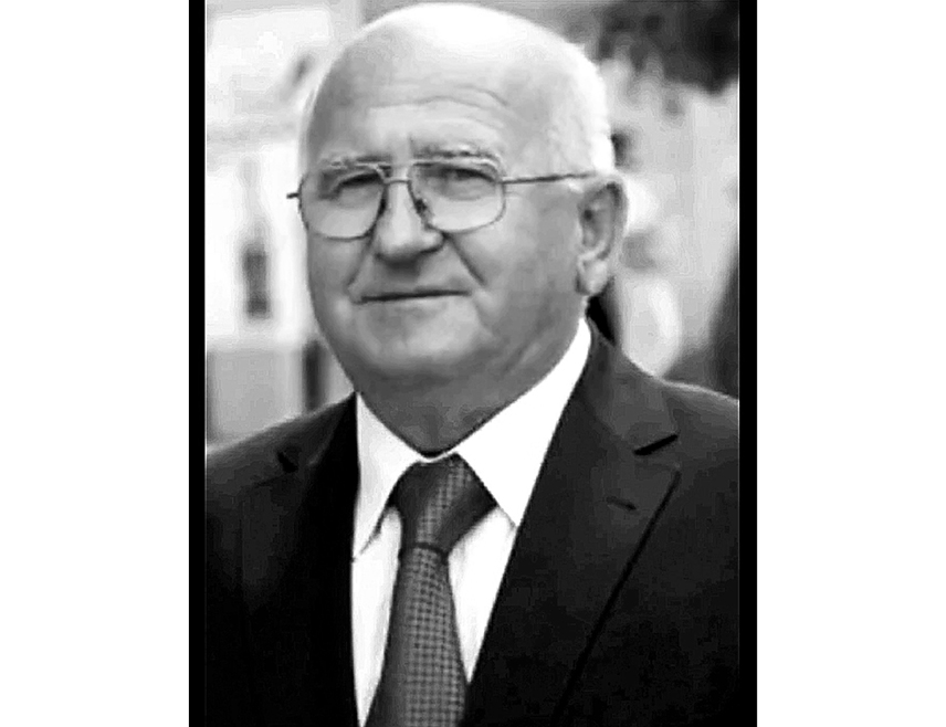 ДОБОЈ, 18. ФЕБРУАРА /СРНА/ - У Добоју је данас након дуже и тешке болести преминуо Борислав Паравац, некадашњи српски члан Предсједништва БиХ, саопштено је из Градске управе.