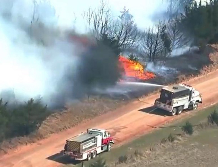 ВАШИНГТОН, 18. ФЕБРУАРА /СРНА - РИА Новости/ - Око 4.000 људи евакуисано је због шумских пожара у америчкој држави Оклахома, изјавио је директор окружне службе за ванредне ситуације Мет Лехенбауер.