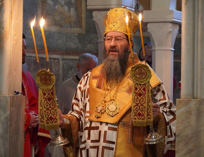 БЕОГРАД, 18. ФЕБРУАРА /СРНА/ - Синод Српске православне цркве /СПЦ/ разријешио је данас митрополита жичког Јустина дужности управљања овом епархијом због бројних канонских и других црквених преступа, а за администратора је привремено именован митрополит нишки Арсеније.