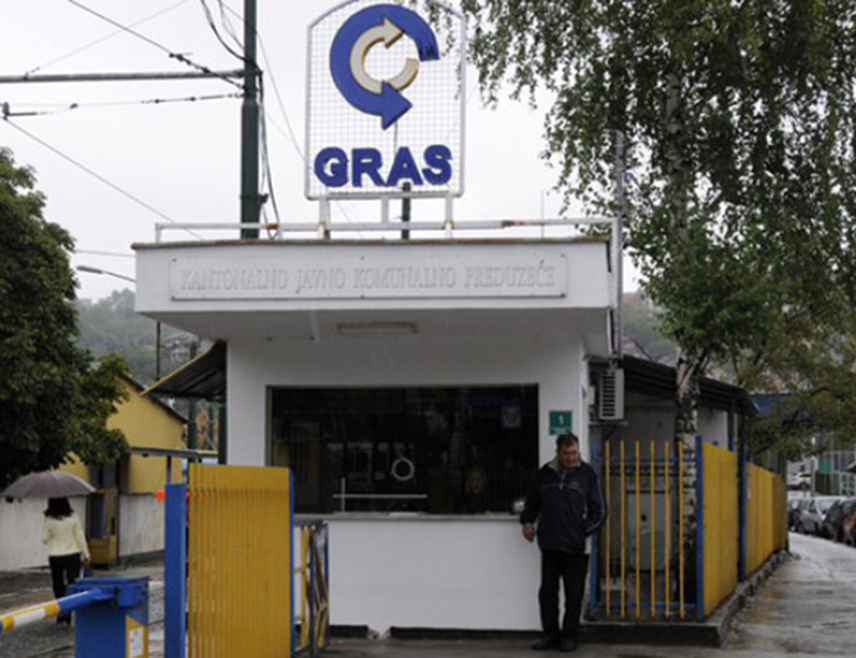 САРАЈЕВО, 19. ФЕБРУАРА /СРНА/ - Истражиоци Министарства унутрашњих послова /МУП/ Кантона Сарајево изузимају документацију из предузећа "ГРАС" која се односи на употребу трамваја број 516, техничку документацију свих чешких трамваја и одређене персоналне досијее запослених.