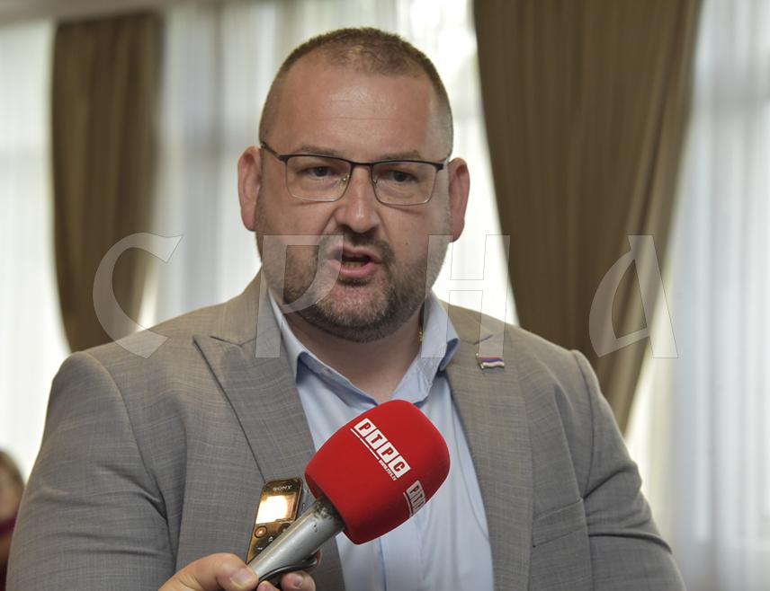 БАЊАЛУКА, 19. ФЕБРУАРА /СРНА/ - Република Српска је гаранција опстанка и симбол одлучности српског народа да више никада не дозволи да буде протјеран са својих огњишта, поручио је вршилац дужности директора Републичког центра за истраживање рата, ратних злочина и тражење несталих лица Виктор Нуждић.