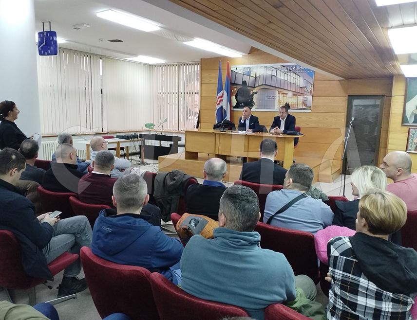 БИЈЕЉИНА, 20. ФЕБРУАРА /СРНА/ - Помоћник министра за ветеринарство Републике Српске Негослав Лукић изјавио је данас у Бијељини да је стање здравља животиња у Републици Српској добро и најавио могућност извоза и црвеног меса на тржиште ЕУ.