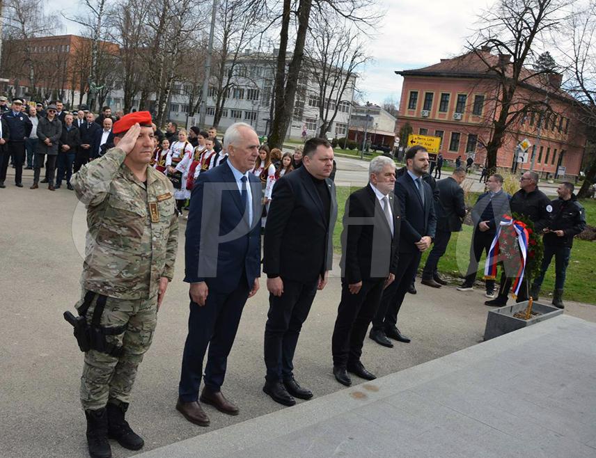 ПРИЈЕДОР, 22. ФЕБРУАРА /СРНА/ - Министар унутрашњих послова Републике Српске Жељко Будимир изјавио је данас да је витештво најважнија карактеристика Специјалне бригаде полиције Министарства унутрашњих послова Српске.