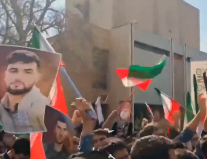 ТЕХЕРАН, 22. ФЕБРУАРА /СРНА - РИА Новости/ - Пет научника и 22 студента погинули су током недавних протеста у Ирану, изјавио је Хосеин Садеги, шеф Центра за информисање и односе с јавношћу иранског Министарства образовања.