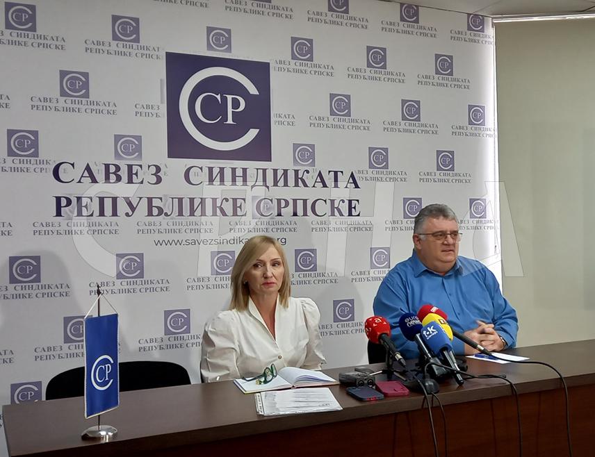 БАЊАЛУКА, 23. ФЕБРУАРА /СРНА/ - Повећањем плата за 20 одсто запосленима у Центру за предшколско васпитање и образовање Бањалука створени су услови да се баве другим битним плановима за унапређење прешколског образовања, изјавила је данас предсједник Синдикалне организације у тој установи Слађана Мишић.