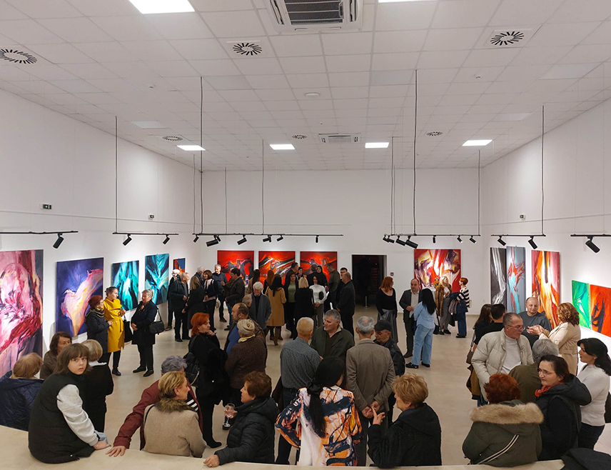 СРБАЦ, 23. ФЕБРУАРА /СРНА/ - Градска галерија "Рајко Петковић" у Српцу од оснивања у протеклих годину дана постала је културни храм општине и средиште многих збивања.