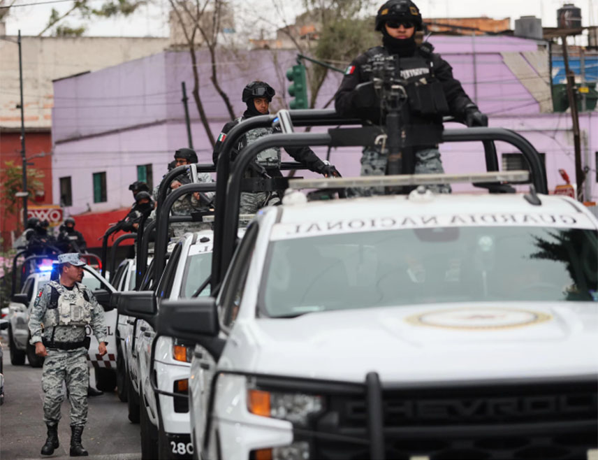 МЕКСИКО СИТИ, 24. ФЕБРУАРА /СРНА/ - Из регионалног затвора у мексичкој држави Халиско побјегла су 23 затвореника усљед нереда изазваних нападом наоружаних група, рекао је државни секретар за јавну безбједност Хуан Пабло Ернандез.