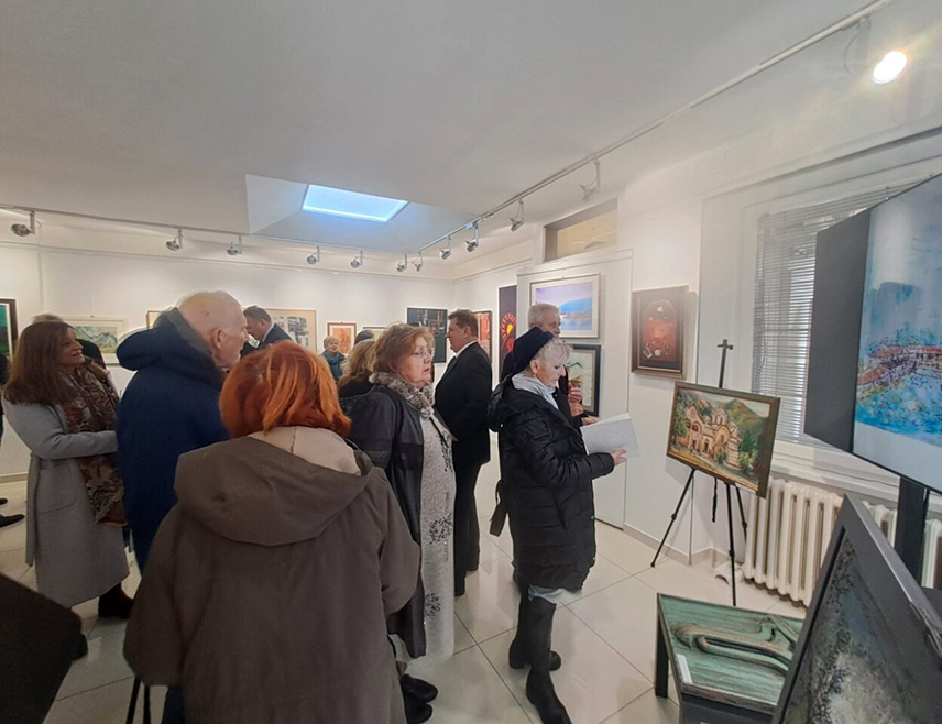 БЕОГРАД, 24. ФЕБРУАРА /СРНА/ - У Београду је, у Заводу за проучавање културног развитка, свечано отворена изложба "Пећка школа - мјесто развоја, вјештина и знања", културно-умјетнички и документарни пројекат посвећен једној од најзначајнијих просвјетних и умјетничких институција на простору Пећи и Метохије.