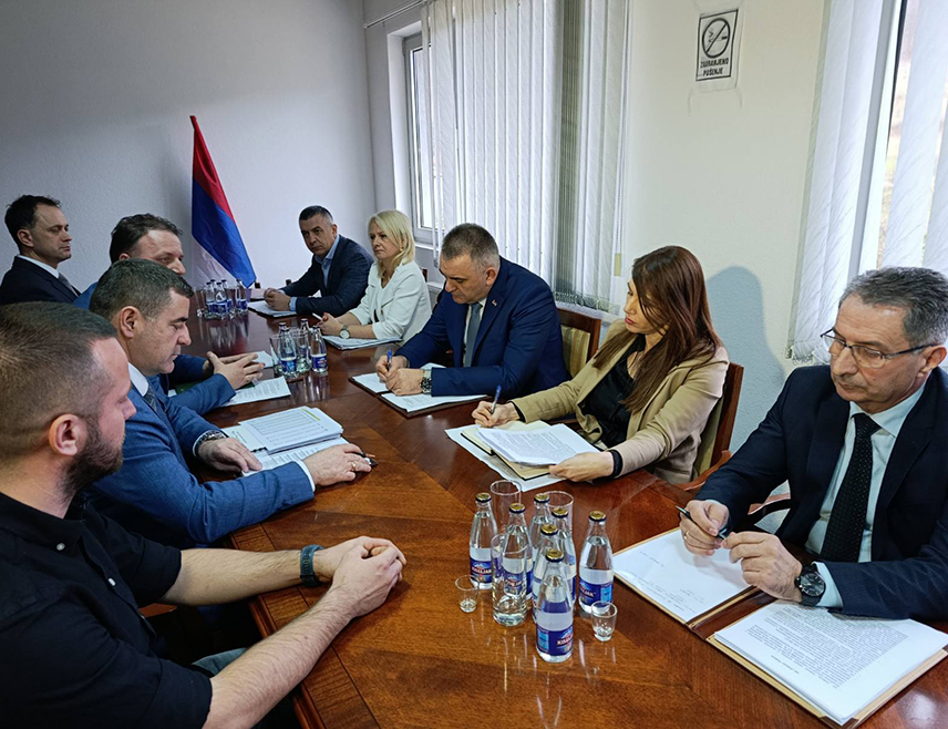 RIBNIK, FEBRUARY 24 /SRNA/ – Republika Srpska Prime Minister Savo Minić said that the Ribnik Forestry Enterprise has recorded exceptionally good physical performance indicators over the past year, which must be the case in every forestry enterprise.