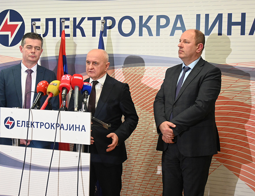 БАЊАЛУКА, 25. ФЕБРУАРА /СРНА/ - Министар енергетике и рударства Републике Српске Петар Ђокић рекао је да је важно у електро-енергетском сектору Републике Српске унаприједити одржавање и развој дистрибутивне мреже, истичући да је Влада за ове намјене планирала у овој години да резервише могућност издавања гаранција за укупна кредитна задужења од 400 милиона КМ.