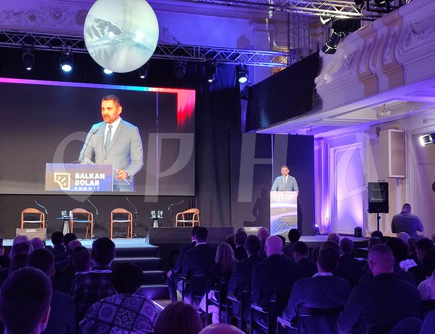 БАЊАЛУКА, 26. ФЕБРУАРА /СРНА/ - Соларна енерегија представља огромну перспективу Републике Српске, поручио је данас у Бањалуци министар за европске интеграције и међународну сарадњу Српске Златан Клокић.