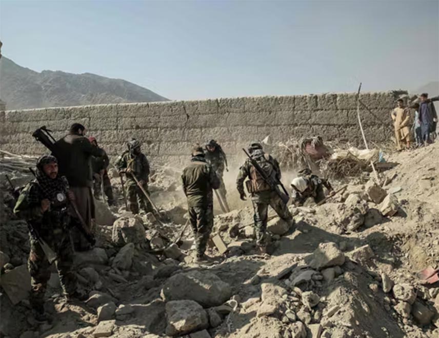 ИСЛАМАБАД, 27. ФЕБРУАРА /СРНА - РИА Новости/ - Пакистанска војска убила је током ноћи најмање 274 авганистанска војника, саопштио је портпарол Оружаних снага Пакистана Ахмед Шариф Чодри.