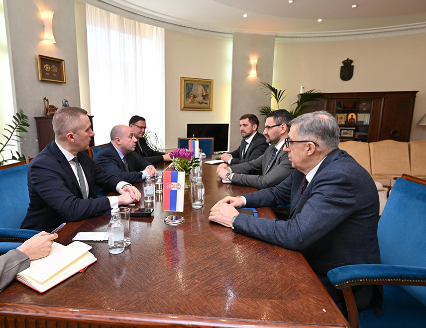 БЕОГРАД, 27. ФЕБРУАРА /СРНА/ - Дипломатске активности предсједника Србије Александра Вучића и лидера СНСД-а Милорада Додика значајно су унаприједиле углед Србије и Републике Српске и отвариле нови простор за сарадњу, истакли су министар за европске интеграције и међународну сарадњу Српске Златан Клокић и генерални секретар Министарства спољних послова Србије Душан Козарев.