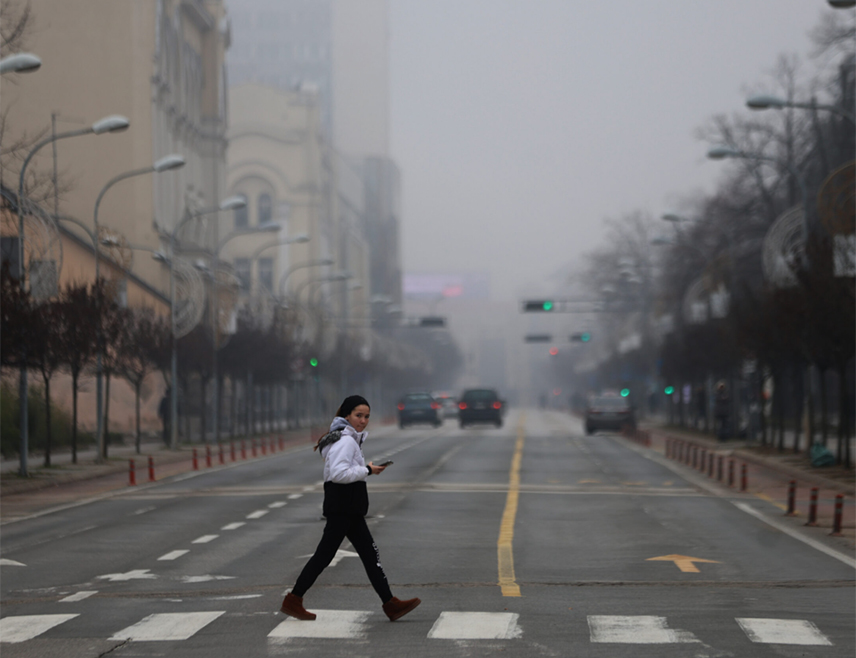 САРАЈЕВО, 28. ФЕБРУАРА /СРНА/ – Ваздух је јутрос нездрав у Какњу, Зеници, Бањалуци, Тузли и Сарајеву те се грађанима препоручује да избјегавају боравак напољу због могућих посљедица по респираторне органе, објављено је на интернет страници "Зрак.екоакција".