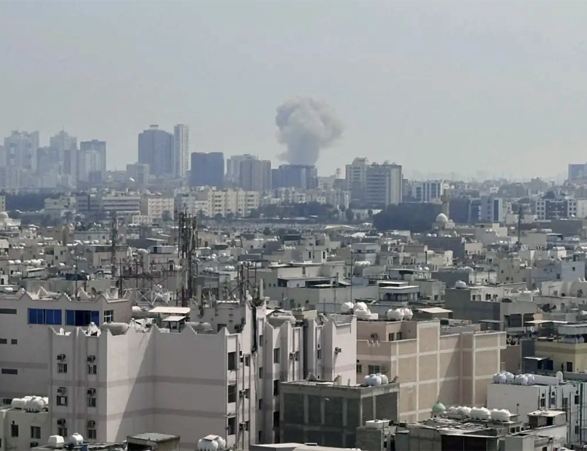 МАНАМА, 28. ФЕБРУАРА /СРНА - РИА Новости/ - Неколико експлозија одјекнуло је у Бахреину, саопштило је Министарство унутрашњих послова, али није навело детаље.