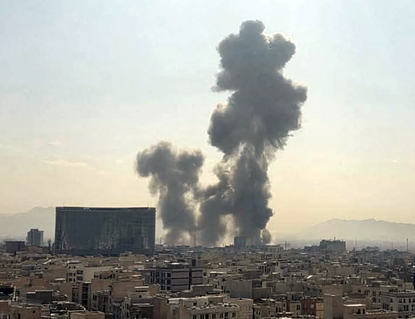 ТЕХЕРАН, 28. ФЕБРУАРА /СРНА/ - Иранска револуционарна гарда напала је неколико америчких војних база у Кувајту, Уједињеним Арапским Емиратима /УАЕ/ и Бахреину, јавила је иранска агенција ФАРС.