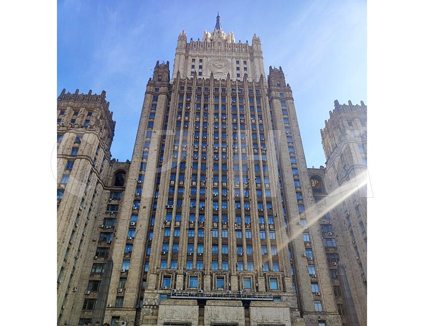 МОСКВА, 28. ФЕБРУАРА /СРНА-Ројтерс/ - Руско Минстарство спољних послова позвало на хитан прекид америчких и израелских удара на Иран и нагласило да ситуација мора да се "врати на пут политичког и дипломатског рјешења".