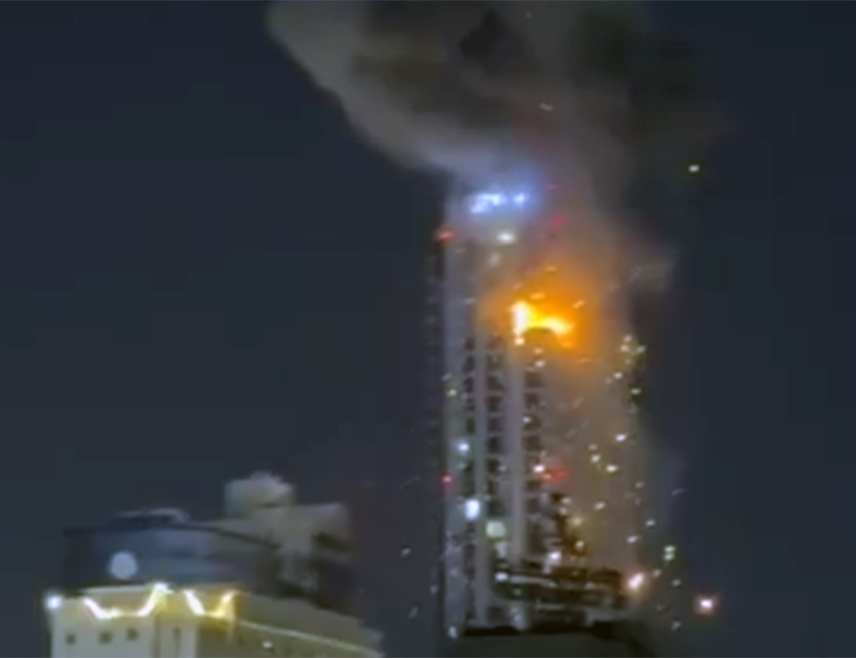 МАНАМА, 28. ФЕБРУАРА /СРНА/ - У граду Манама у Бахреину погођено је неколико стамбених зграда, потврдиле су власти.