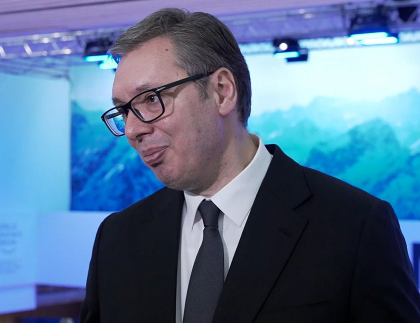 БЕОГРАД, 1. МАРТА /СРНА/ - Предсједник Србије Александар Вучић поручио је да Србија убрзано ради на изградњи вишеслојног система одбране и јачању безбједносних капацитета, истичући да је циљ заштита неба, територије и суверенитета земље у сложеним глобалним околностима.