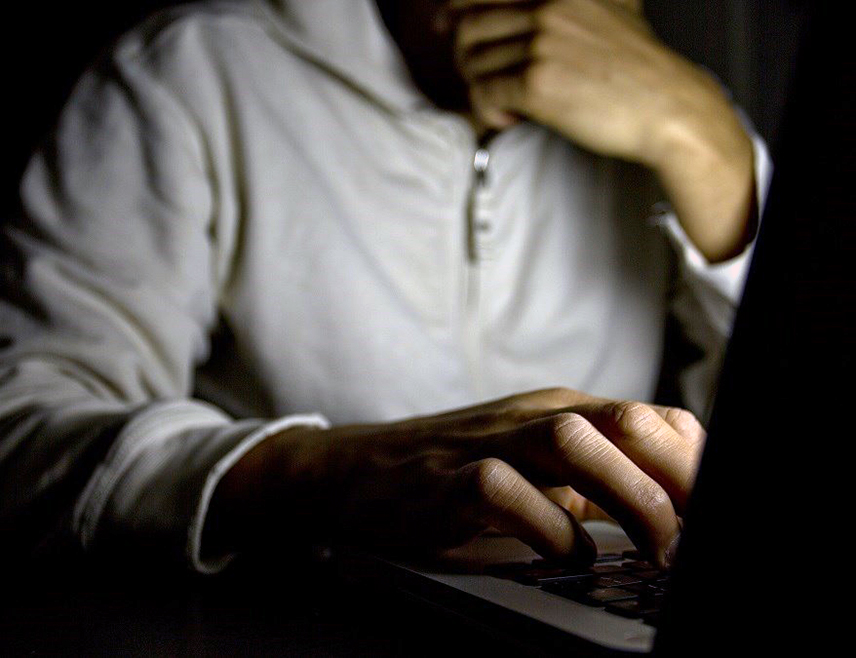 ДОБОЈ, 2. МАРТА /СРНА/ - На подручју Полицијске управе Добој у прошлој години, када је ријеч о дигиталном насиљу, забиљежено је једно кривично дјело полно узнемиравање, три искориштавања дјеце за порнографију и шест прогањања, речено је у овој управи.