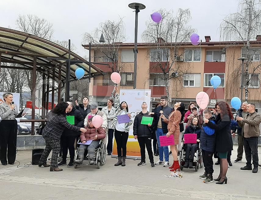 ПРЊАВОР, 2. МАРТА /СРНА/ - У Прњавору је регистровано 17 лица са неком ријетком болешћу, али то није коначан број, рекла је предсједник Удружење родитеља дјеце са потешкоћама у развоју "Невен" Новка Душанић поводом Међународног дана ријетких болести.