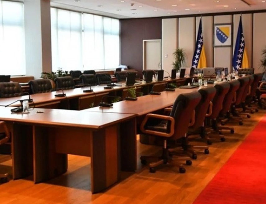 САРАЈЕВО, 5. МАРТА /СРНА/ - Савјет министара би данас требало да, на приједлог Управе за индиректно опорезивање БиХ, разматра измјене и допуне одлуке о спровођењу Закона о царинској политици у БиХ.