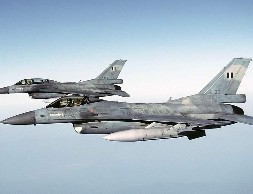 АТИНА, 4. МАРТА /СРНА - РИА Новости/ - Грчка војска подигла је два ловца "Ф-16" који су стационирани на Кипру, усљед извјештаја о сумњивом објекту близу ваздушног простора Либана, јавио је портал "Екатимерини".