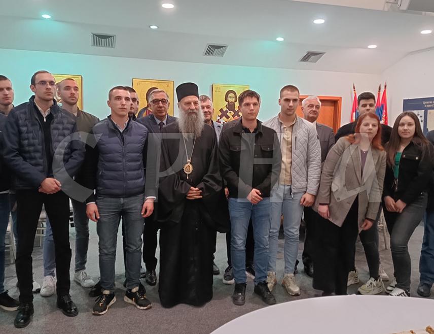 БЕОГРАД, 4. МАРТА /СРНА/ - Његова светост патријарх српски Порфирије примио је данас у Парохијском дому код Храма Светог Саве у Београду 14 студената и три професора Факултета безбједносних наука Универзитета у Бањалуци.