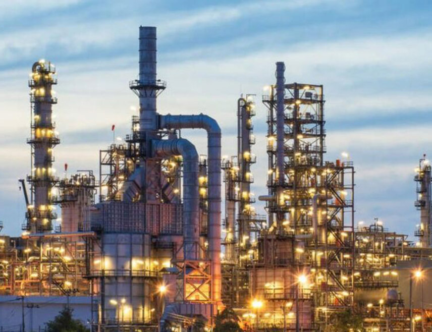 РИЈАД, 4. МАРТА /СРНА-Ројтерс/ - Рафинерија нафтне компаније "Арамко" у саудијском граду Рас Тенура поново је била мета напада дроном, два дана након затварања рафинерије због првог напада, саопштио је неименовани портпарол Министарства одбране Саудијске Арабије.