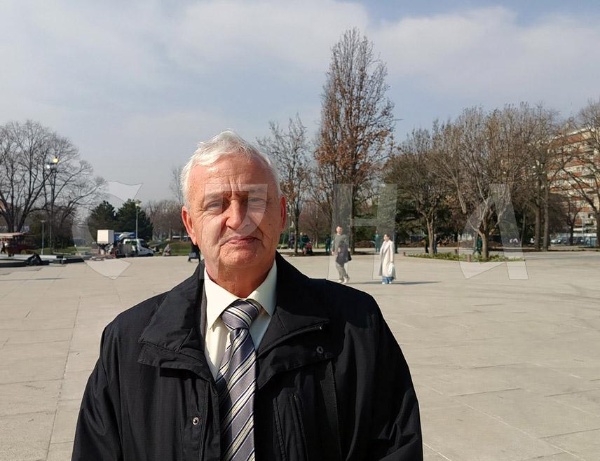 БЕОГРАД, 5. МАРTА /СРНА/ - Професор Факултета безбједносних наука Универзитета у Бањалуци Саша Мићин оцијенио је за Срну да, након позива Ирана на џихад, највећу опасност представљају такозвани усамљени јахачи, вјерски индоктринисани људи спремни да самоиницијативно изврше терористички напад.