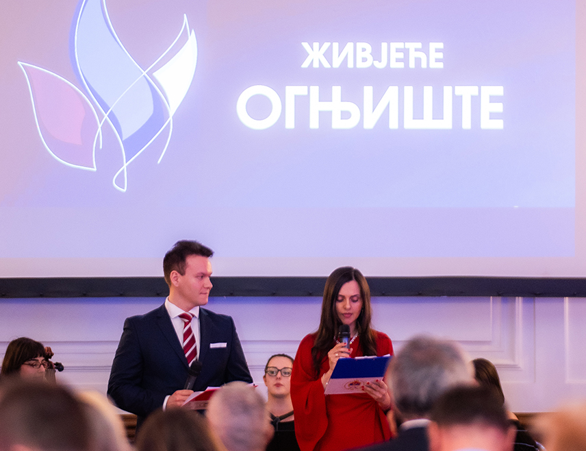 БЕЧ, 5. МАРТА /СРНА/ - Представништво Републике Српске у Аустрији организовало је у Бечу свечани пријем поводом 28. фебруара - Дана проглашења првог Устава Републике Српске.