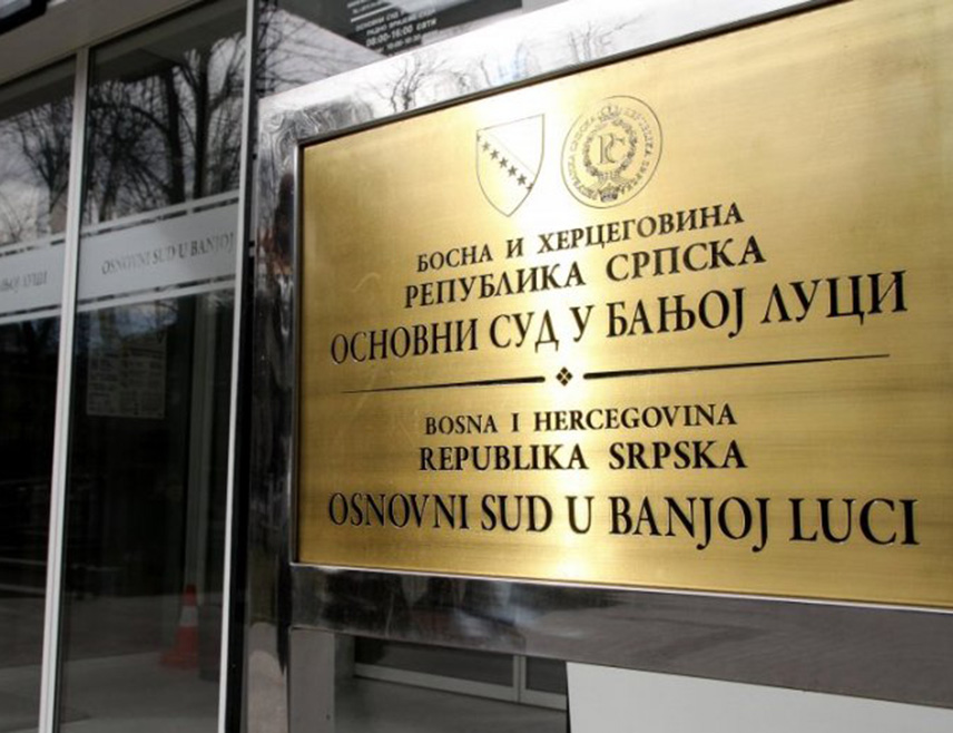 БАЊАЛУКА, 5. МАРТА /СРНА/ - Основни суд Бањалука одговорио је судији Суда БиХ Сени Узуновић да је раније донесено правоснажно рјешење којим је одбијен њен захтјев да Милорад Додик буде избрисан из регистра као предсједник СНСД-а, речено је Срни у Основном суду.