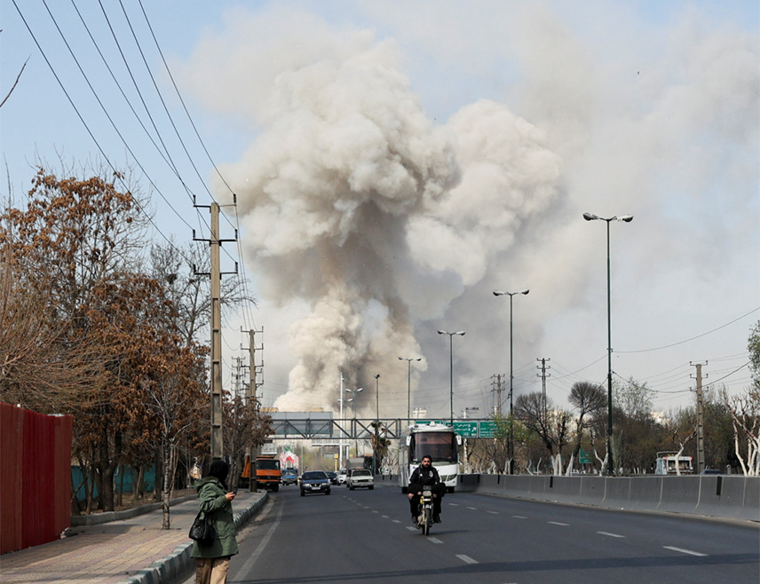ПЕКИНГ, 5. МАРТА /СРНА/ - Снажне експлозије одјекују у Абу Дабију у Уједињеним Арапским Емиратима, јавља Синхуа.