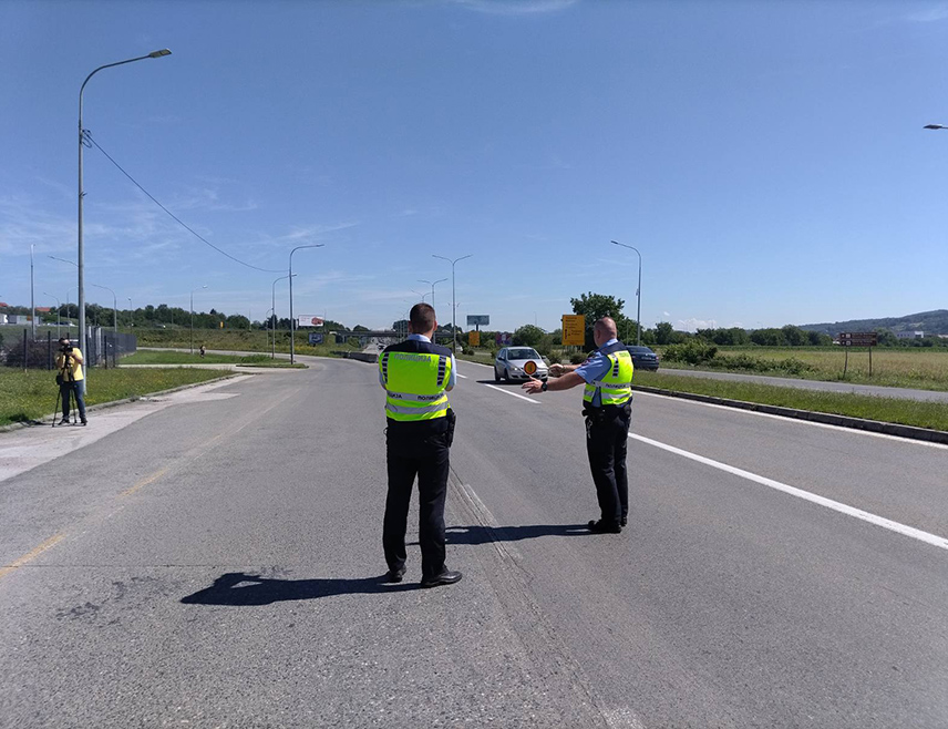 БАЊАЛУКА, 7. МАРТА /СРНА/ - У Републици Српској инсталирано је 107 стационарних радара који су у протеклој години евидентирали 299.172 прекршаја, речено је Срни у Министарству унутрашњих послова /МУП/ Српске.