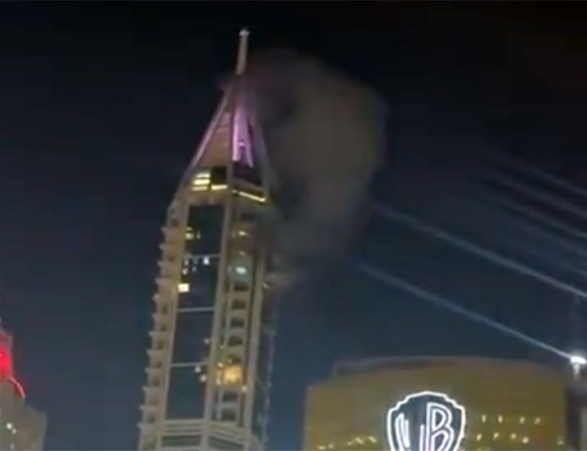 ДУБАИ, 7. МАРТА /СРНА/ - Зграде око марине у Дубаију евакуисане су данас након што су остаци пресретнутих иранских пројектила оштетили фасаду небодера у том граду.