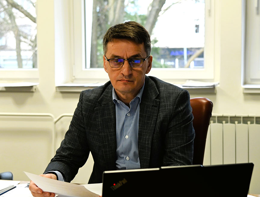 ДОБОЈ, 9. МАРТА /СРНА/ - Запосленима у "Жељезницама Републике Српске" уплаћени су доприноси за здравствено осигурање, рекао је в.д. генералног директора Драган Зеленковић.