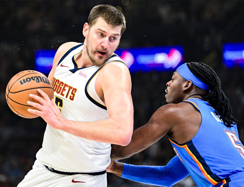 ДЕНВЕР, 10. МАРТА /СРНА/ - Српски кошаркаш Никола Јокић забиљежио је нови трипл-дабл у мечу који је његов "Денвер нагетс" изгубио у гостима од "Оклахома сити тандера" остваривши резултат 129:126.