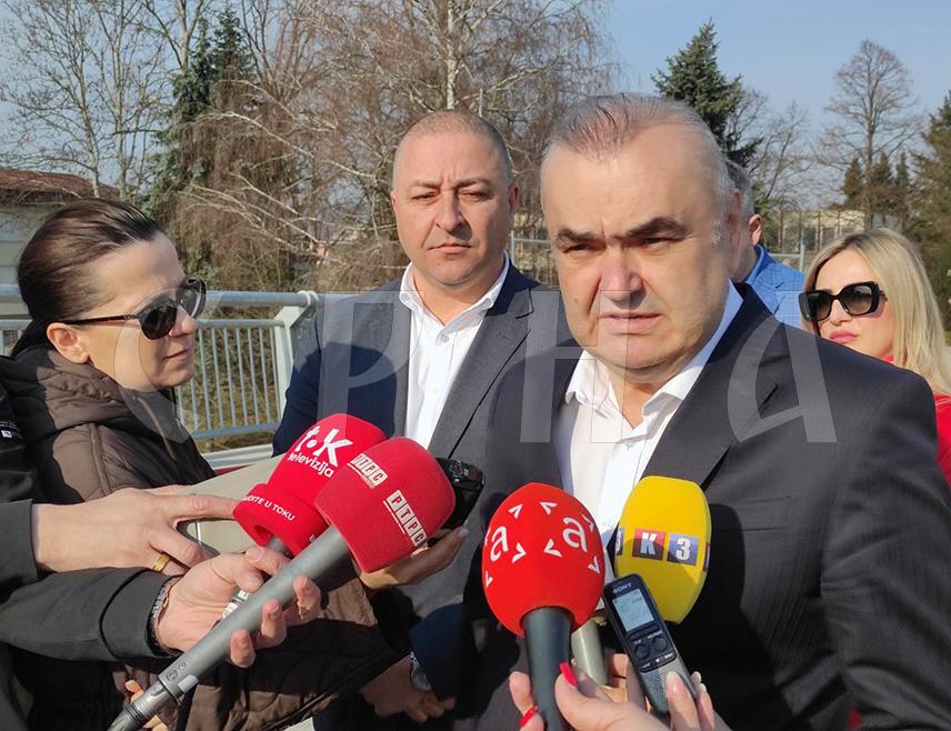 БАЊАЛУКА, 10. МАРТА /СРНА/ - Министар саобраћаја и веза Републике Српске Зоран Стевановић изјавио је да је у припреми приједлог за повећање годишње накнаде за јавне путеве.