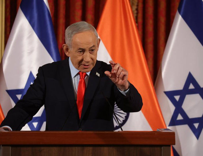 ТЕЛ АВИВ, 10. МАРТА /СРНА/ - Израел наставља да врши снажне нападе на Иран и нада се да ће то створити услове за устанак који ће довести до промјене режима у Техерану, изјавио је израелски премијер Бењамин Нетанјаху.