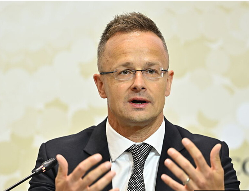 БУДИМПЕШТА, 10. МАРТА /СРНА/ - Мађарски министар спољних послова Петер Сијарто изјавио је да ће, уколико странка премијера Виктора Орбана побиједи на парламентарним изборима, Кијев бити приморан да направи компромис и поново покрене транзит руске нафте преко цјевовода "Дружба" да би Украјини био одобрен кредит.