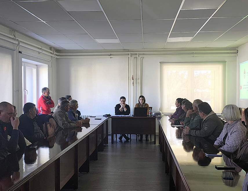 СОКОЛАЦ, 11. МАРТА /СРНА/ - Пољопривредним произвођачима на Сокоцу данас је представљен Правилник о условима и начину остваривања новчаних подстицаја за развој пољопривреде и села за ову годину, којим се наставља подршка пољопривредницима у Републици Српској.