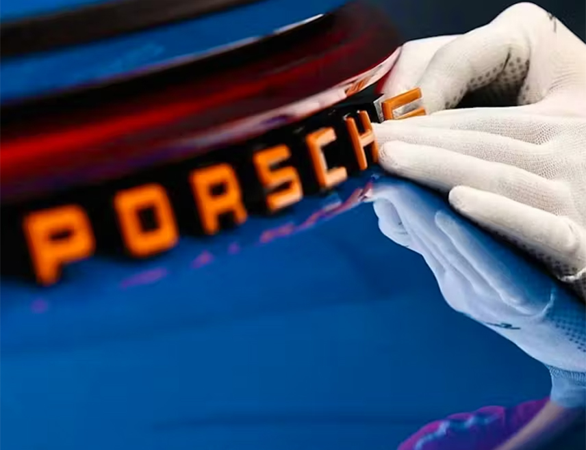 БЕРЛИН, 11. МАРТА /СРНА/ -  Њемачки произвођач луксузних аутомобила "Порше" пријавио је значајан пад нето профита током 2025. године.