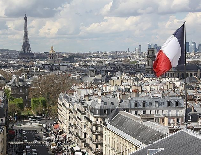 ЊУЈОРК, 11. МАРТА /СРНА/ - Париз изражава пуну солидарност и подршку народу и властима Либана, изјавио је амбасадор Француске у УН Жером Бонафонт.