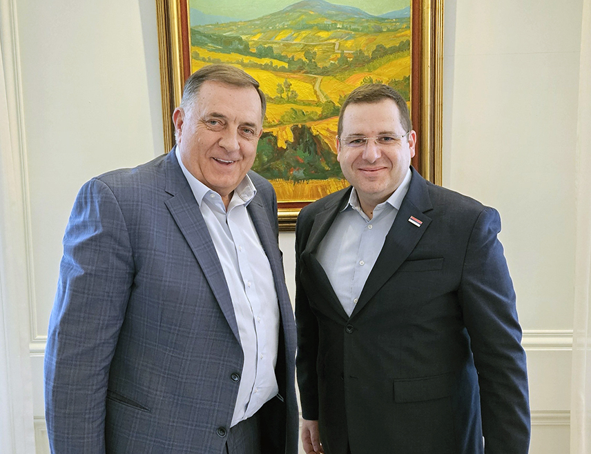 BANJA LUKA, MARCH 11 /SRNA/ – The Serb deputy to the House of Peoples of the BiH Parliamentary Assembly Radovan Kovačević announced that after a successful visit and a large number of important meetings in Washington and Budapest, he first spoke with President Milorad Dodik, and that they are very satisfied with Srpska’s position in the international arena.