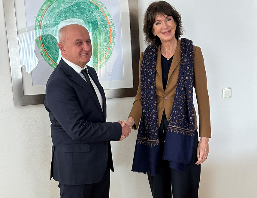 БАЊАЛУКА, 11. МАРТА /СРНА/ - Министар енергетике и рударства Републике Српске Петар Ђокић и резидентни координатор УН у БиХ Арнхилд Спенс изразили су данас обострану спремност да успјешна сарадња буде настављена.