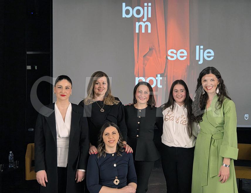 БАЊАЛУКА, 11. МАРТА /СРНА/ - У Студентском културном центру Универзитета у Бањалуци вечерас је приказан документарни филм "Бојим се љепоте", у режији Јелене Медић, чије је снимање подржао Аудио-визуелни центар Републике Српске.